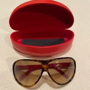 AUTHENTIC Valentino sunglasses Tortoise frame with Red arms Case &cloth included
